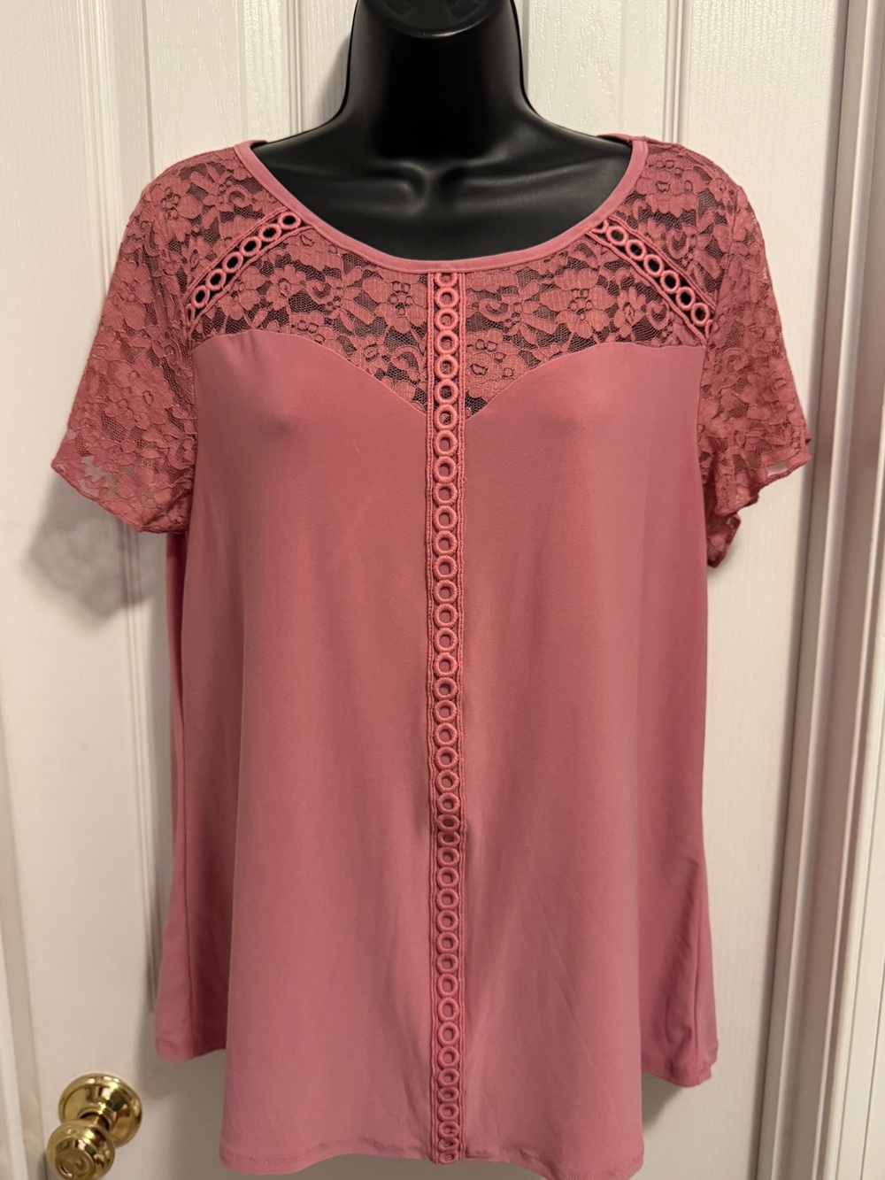 Alex&May Lace Yoke Short Sleeve Top - Dusty Rose